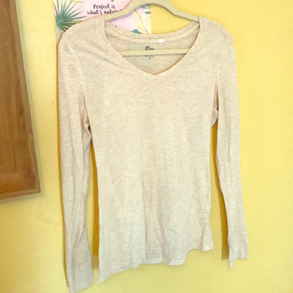 5 for $20🔥 Cream v-neck long sleeve tee